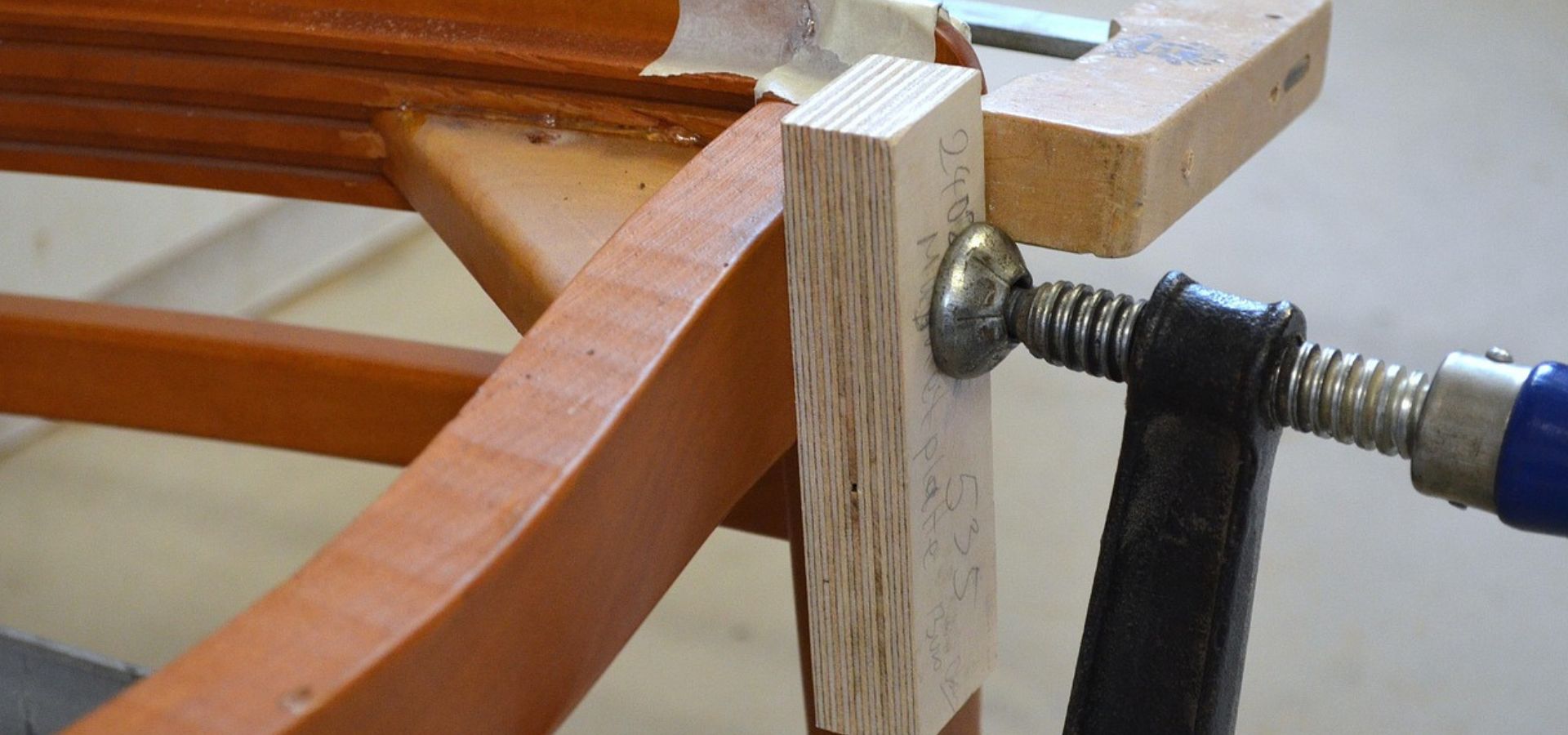 How to Make a Table - DIY Guide